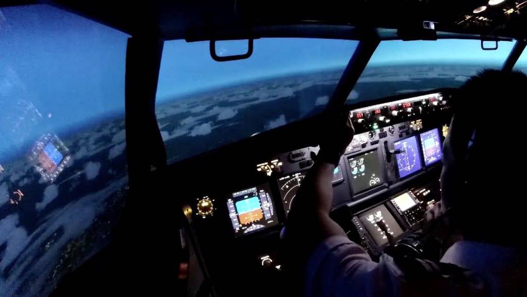 immersive training - Seamus on a Boeing 737NG FTD