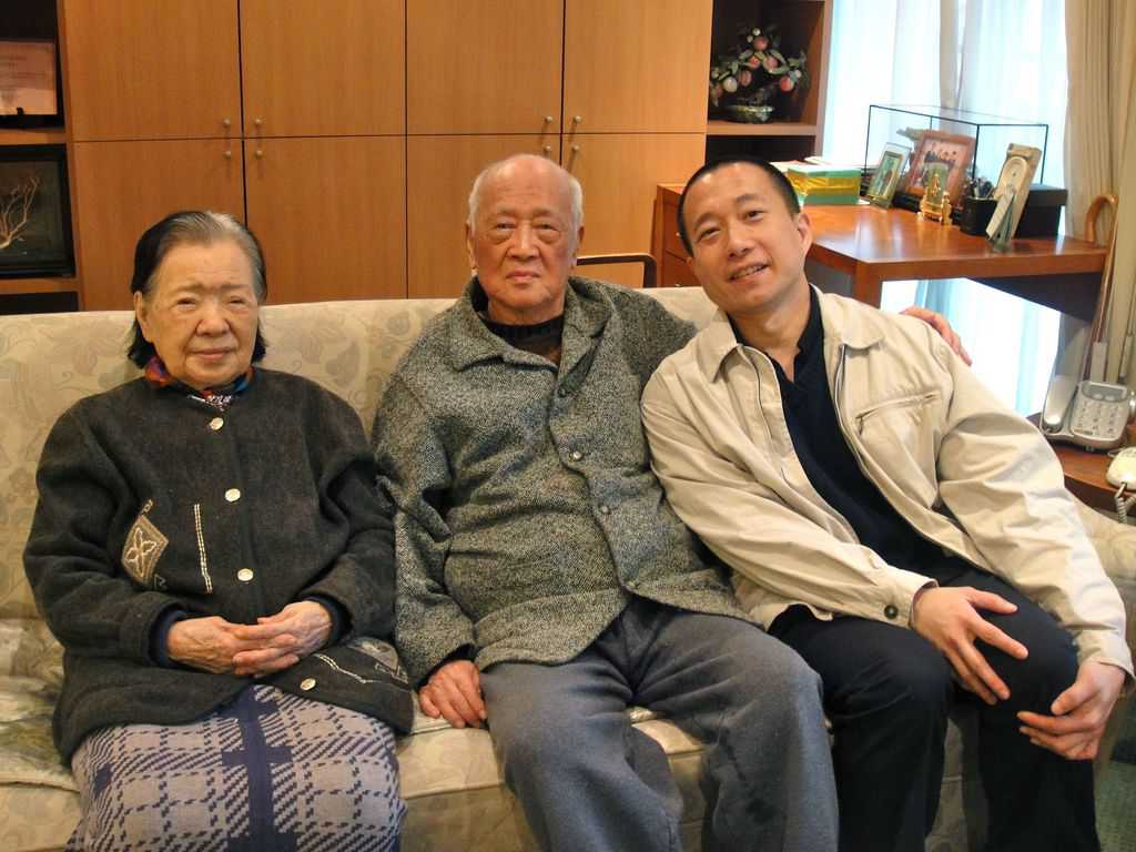 My last encounter with my grandparents - Grandpa 丁幼泉, army general, book author, professor, and grandma 王長慧, prominent parliamentarian, Taiwan